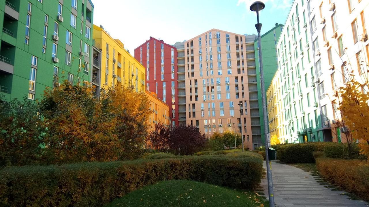 Georgeous Bright In A Bright Residential Complex Comfort Town кт-08