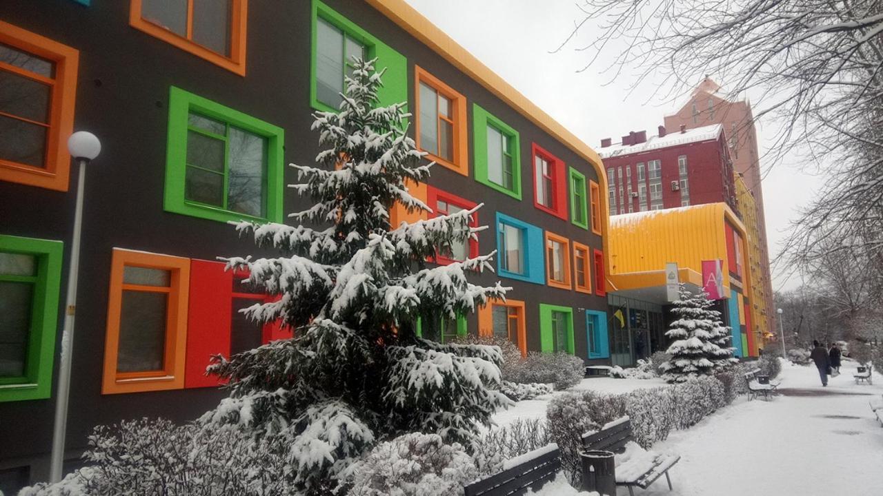 Georgeous Bright In A Bright Residential Complex Comfort Town кт-08