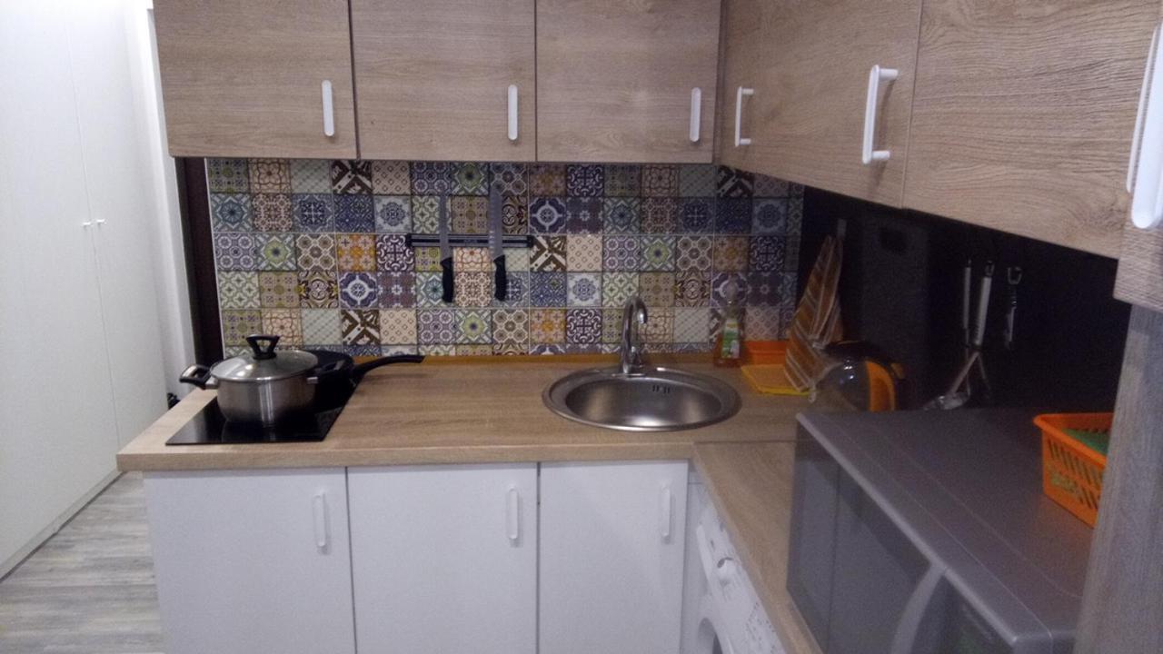 Georgeous Bright In A Bright Residential Complex Comfort Town кт-08 Apartment Kyiv